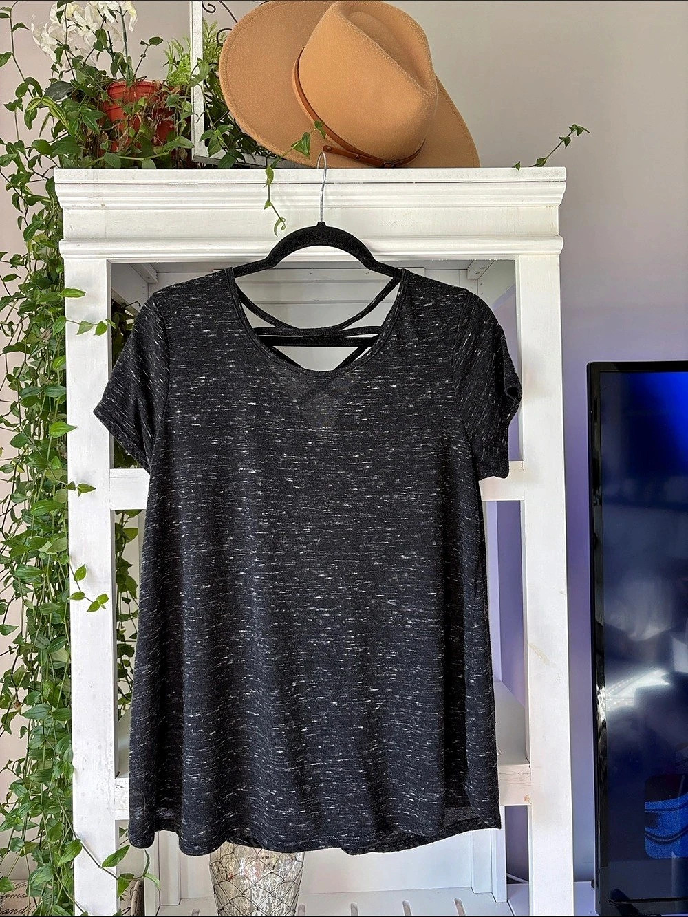 SO Relaxed Speckled Short Sleeve Tee in Black & White